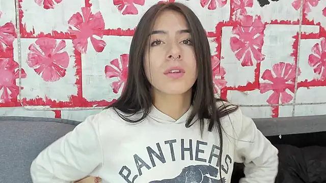 Mhelanny2 online show from 9, 3, 2025