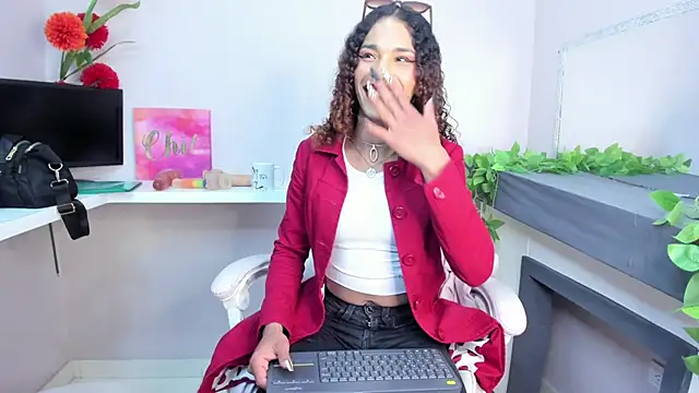 StefanyMiler online show from 18, 1, 2025