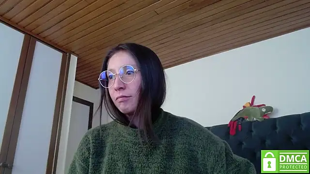 Snapshot of Sophi_Cute chatting on 11, 12, 2024 Sophi Cute online show from 11, 12, 2024