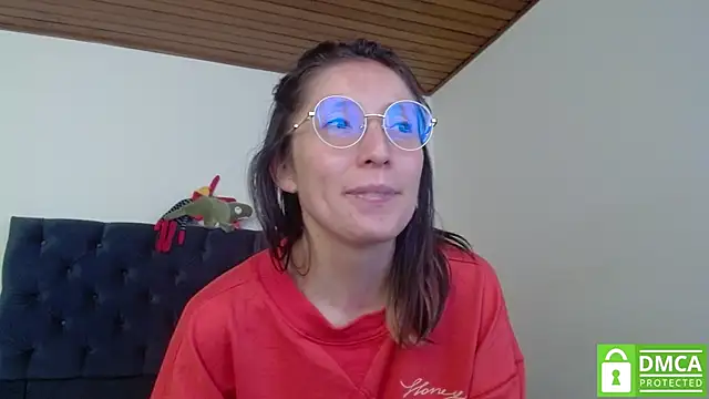 Snapshot of Sophi_Cute chatting on 12, 12, 2024 Sophi Cute online show from 12, 12, 2024