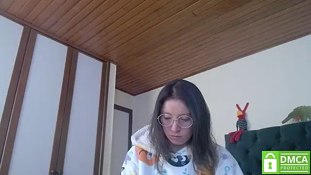 Snapshot of Sophi_Cute chatting on 15, 12, 2024 Sophi Cute online show from 15, 12, 2024