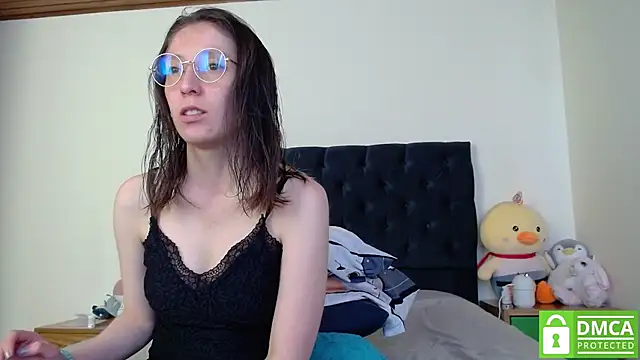 Snapshot of Sophi_Cute chatting on 18, 12, 2024 Sophi Cute online show from 18, 12, 2024
