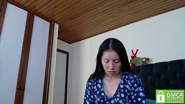 Snapshot of Sophi_Cute chatting on 20, 12, 2024 Sophi Cute online show from 20, 12, 2024