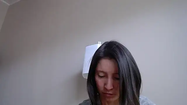 Snapshot of Sophi_Cute chatting on 1, 2, 2025 Sophi Cute online show from 1, 2, 2025