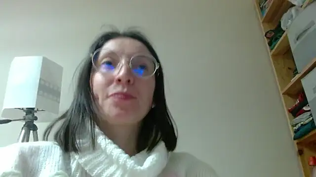 Snapshot of Sophi_Cute chatting on 3, 2, 2025 Sophi Cute online show from 3, 2, 2025