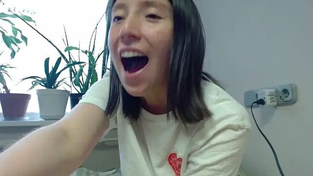 Snapshot of Sophi_Cute chatting on 14, 2, 2025 Sophi Cute online show from 14, 2, 2025