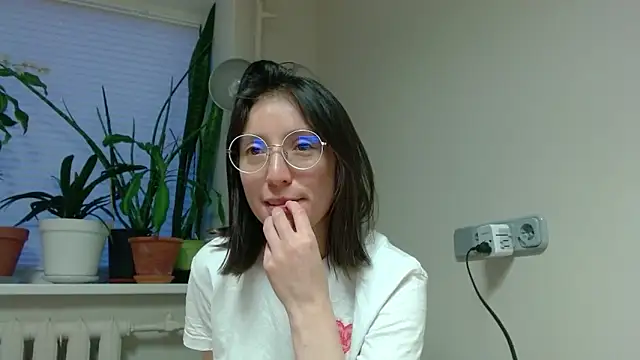 Snapshot of Sophi_Cute chatting on 14, 2, 2025 Sophi Cute online show from 14, 2, 2025