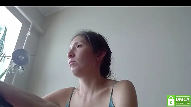 Snapshot of Sophi_Cute chatting on 10, 9, 2025 Sophi Cute online show from 10, 9, 2025