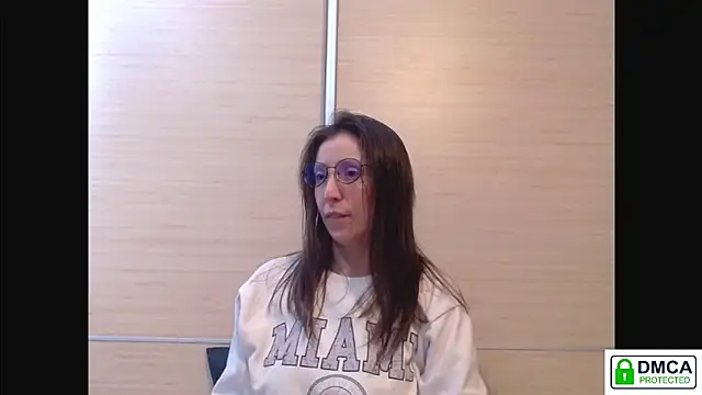 Sophi Cute online show from 18, 4, 2026