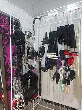 LatexDevil Blondie online show from 27, 5, 2026