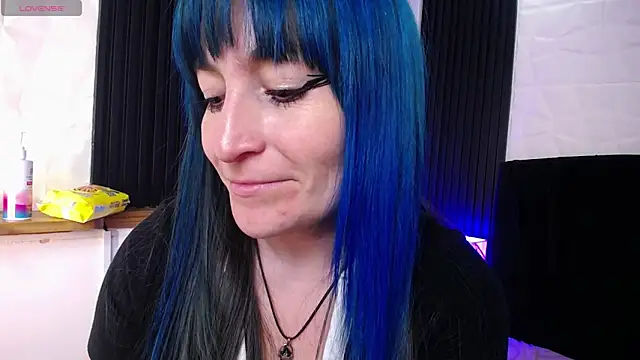 alicia moom online show from 21, 1, 2025