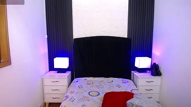 alicia moom online show from 26, 2, 2025