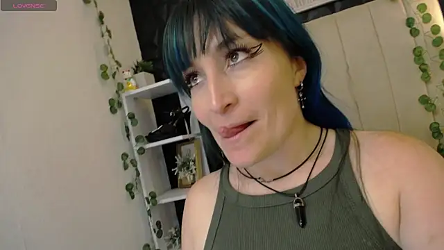 alicia moom online show from 12, 3, 2025