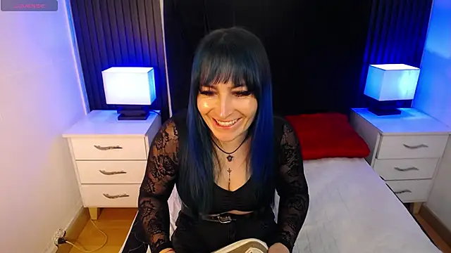 alicia moom online show from 9, 10, 2025