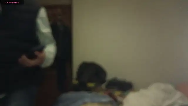 curiosillo83 online show from 11, 3, 2025