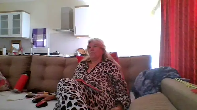 TrustfulVampire1 online show from 14, 12, 2025