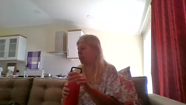 TrustfulVampire1 online show from 18, 4, 2026