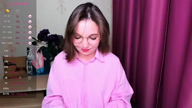 KindHazelHere  online show from 9, 3, 2025