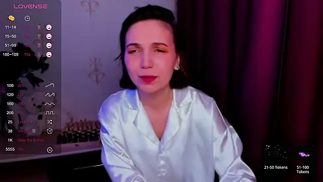 KindHazelHere  online show from 30, 11, 2025