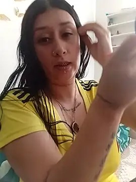 Snapshot of Giuliana90 chatting on 7, 7, 2026 Giuliana90 online show from 7, 7, 2026