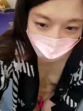 Snapshot of Lu_Nana chatting on 4, 1, 2025 Lu Nana online show from 4, 1, 2025