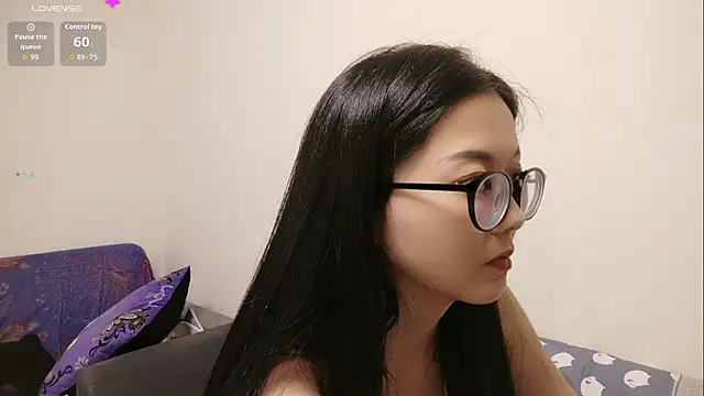 Snapshot of Lu_Nana chatting on 15, 11, 2025 Lu Nana online show from 15, 11, 2025