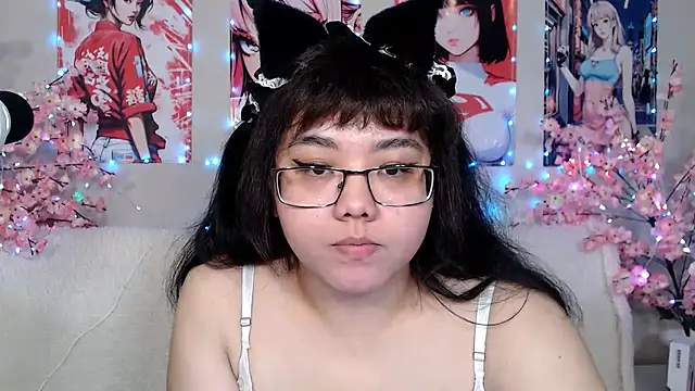Snapshot of Moertomlly chatting on 7, 7, 2026 Moertomlly online show from 7, 7, 2026