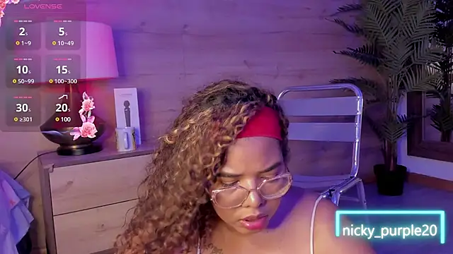  nickypurple  online show from 31, 1, 2025