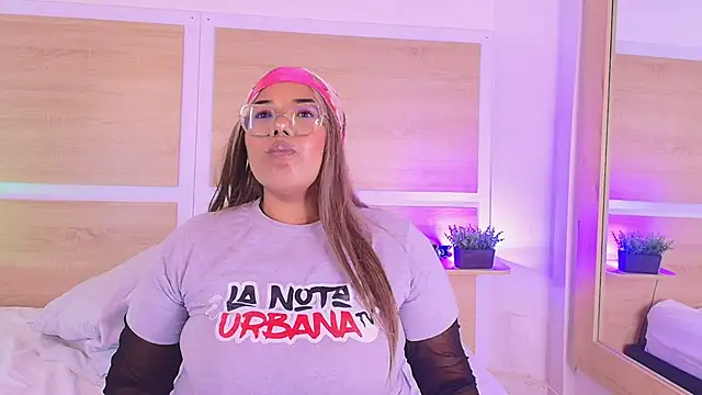  nickypurple  online show from 6, 4, 2026