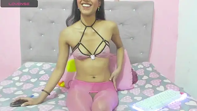 Snapshot of Ania-Ross chatting on 4, 3, 2025 Ania-Ross online show from 4, 3, 2025