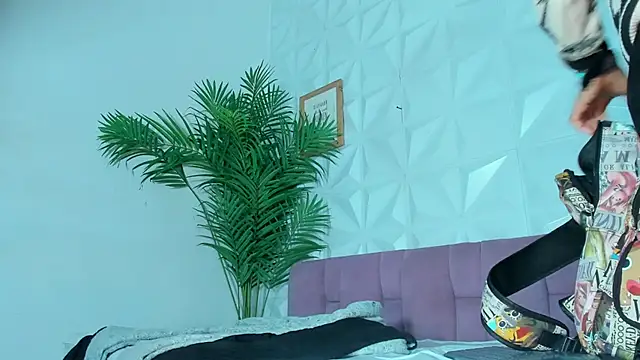 Snapshot of Hellen_Sky chatting on 10, 10, 2025 Hellen Sky online show from 10, 10, 2025