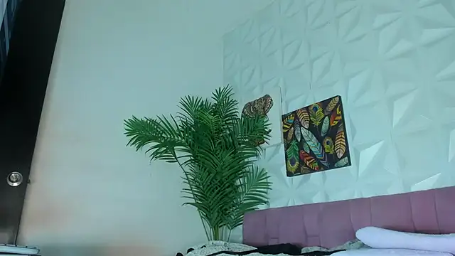 Snapshot of Hellen_Sky chatting on 31, 10, 2025 Hellen Sky online show from 31, 10, 2025