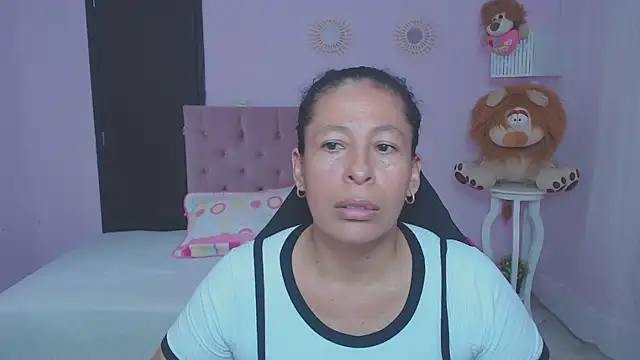 mature martina online show from 9, 2, 2026