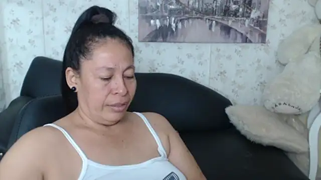 Snapshot of mature_martina chatting on 12, 6, 2026 mature martina online show from 12, 6, 2026