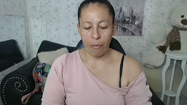 Snapshot of mature_martina chatting on 18, 6, 2026 mature martina online show from 18, 6, 2026