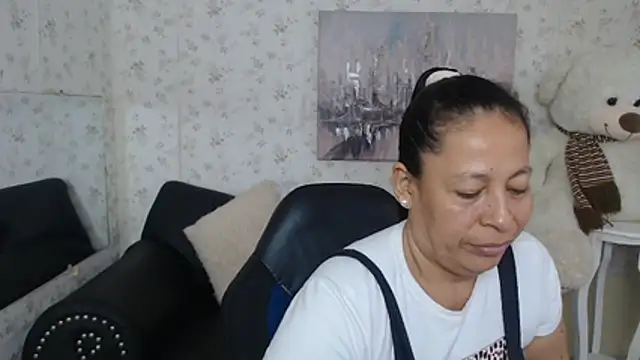 Snapshot of mature_martina chatting on 19, 6, 2026 mature martina online show from 19, 6, 2026