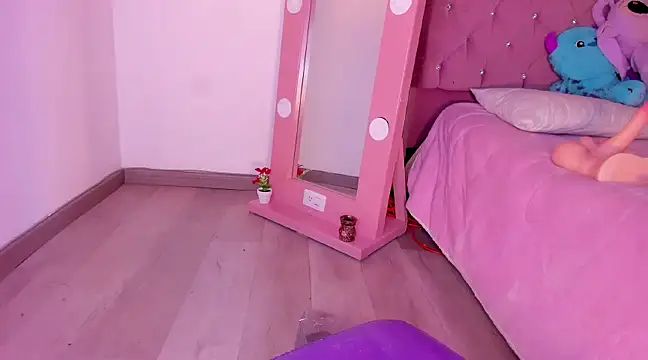 Snapshot of isa_red_hair chatting on 7, 2, 2025 isa red hair online show from 7, 2, 2025