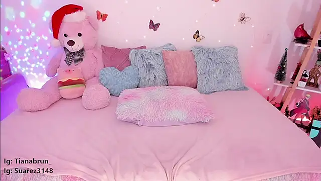Snapshot of Zara_uwu_ chatting on 10, 12, 2024 Zara uwu online show from 10, 12, 2024