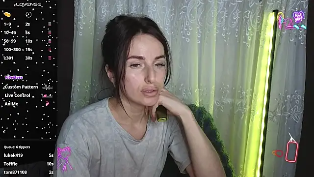Snapshot of xx_adrihanna_xx chatting on 9, 5, 2026 xx adrihanna xx online show from 9, 5, 2026