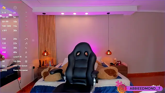 AbbieEdmond online show from 25, 1, 2025