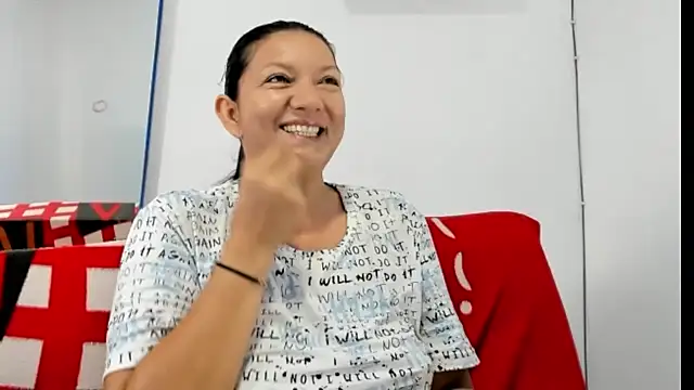 Snapshot of Angelblue_ chatting on 18, 12, 2025 Angelblue online show from 18, 12, 2025