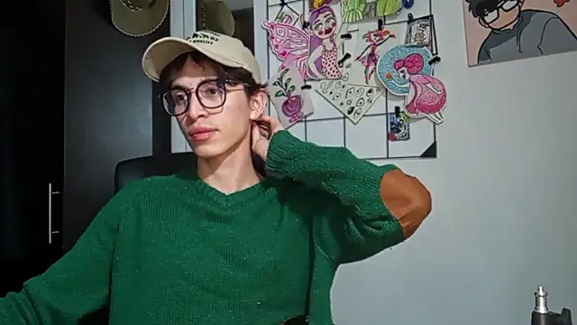 Snapshot of Norehg chatting on 17, 9, 2025 Norehg online show from 17, 9, 2025