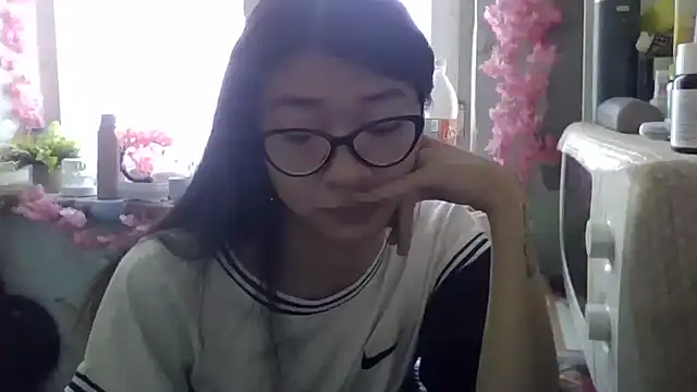 CarlyJoy online show from 3, 10, 2025