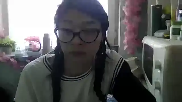 CarlyJoy online show from 5, 10, 2025