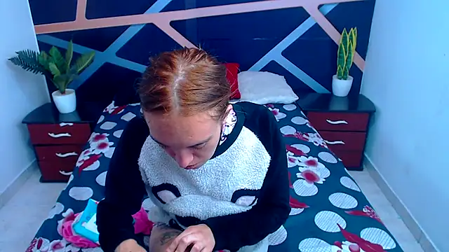 Snapshot of SofiaWet23 chatting on 18, 9, 2025 SofiaWet23 online show from 18, 9, 2025