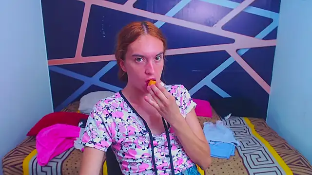 Snapshot of SofiaWet23 chatting on 6, 10, 2025 SofiaWet23 online show from 6, 10, 2025