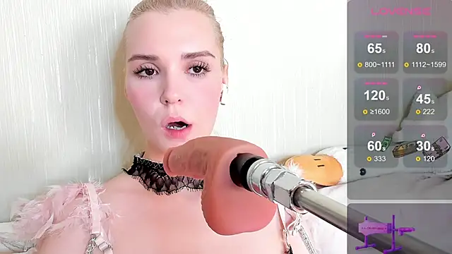 Kaya Devis online show from 17, 2, 2025