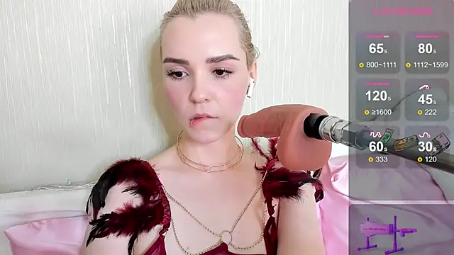 Kaya Devis online show from 1, 3, 2025