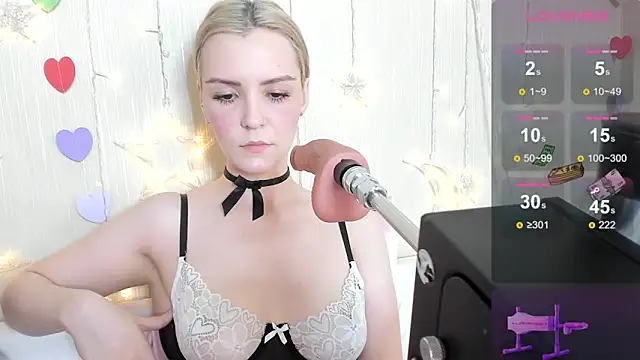 Kaya Devis online show from 20, 9, 2025