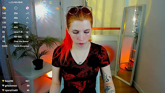 Snapshot of Mira__Blush chatting on 28, 2, 2025 Mira Blush online show from 28, 2, 2025